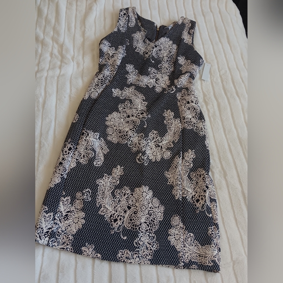 Dresses & Skirts - Black dress cream details size 14